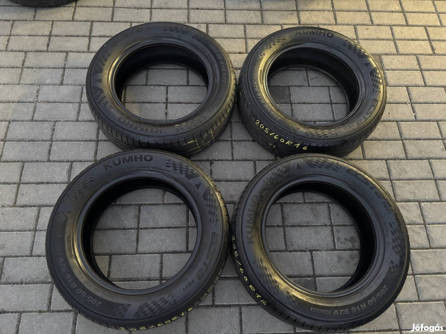 205/60 R16 Kumho nyárigumi 