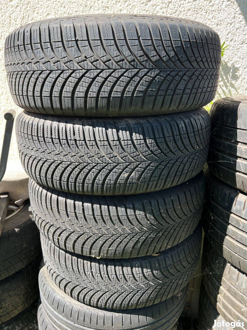 205/60 R16 good year 4db négyévszakos gumi