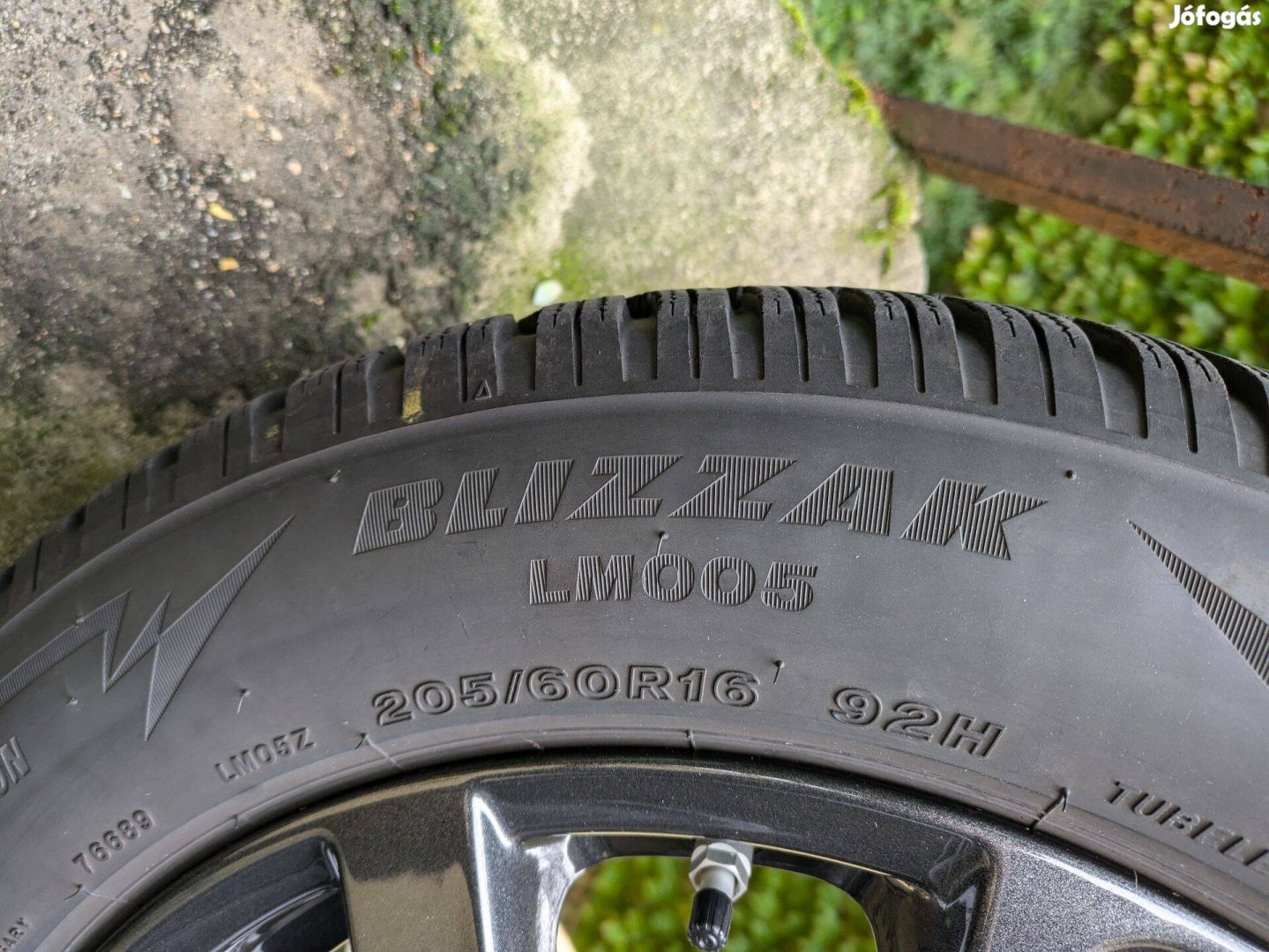 205/60 R16 téli Bridgestone Blizzak LM005 szett, 6,5-7 mm