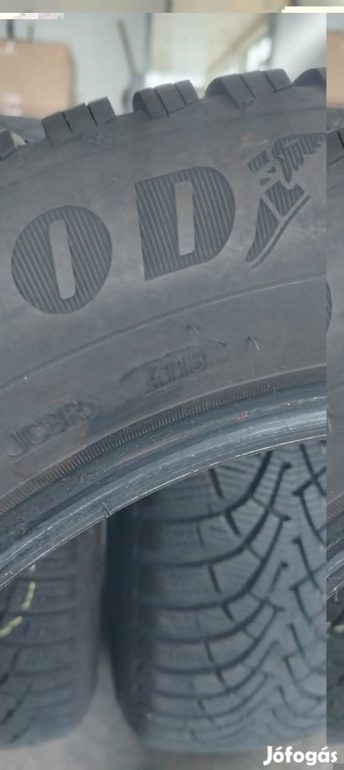 205/60 R 16 Goodyear teli garnitúra 