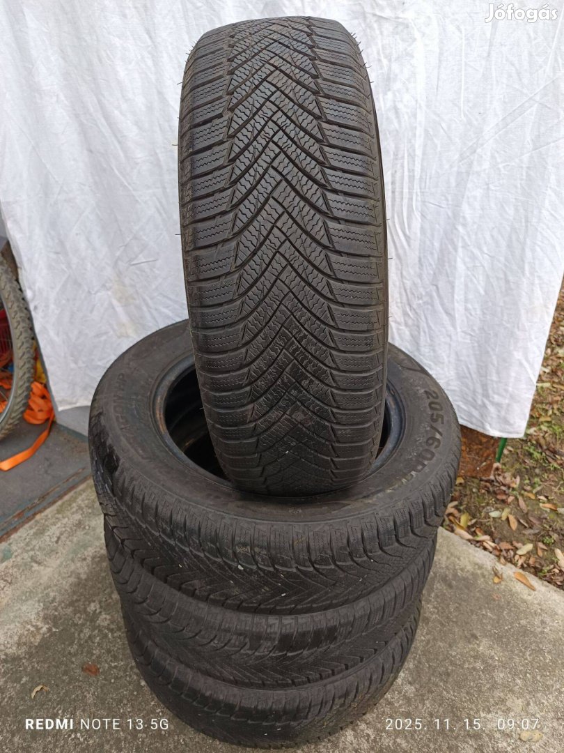 205/60 r16 1éves 80%os 4évszakos Imperial gumi eladó