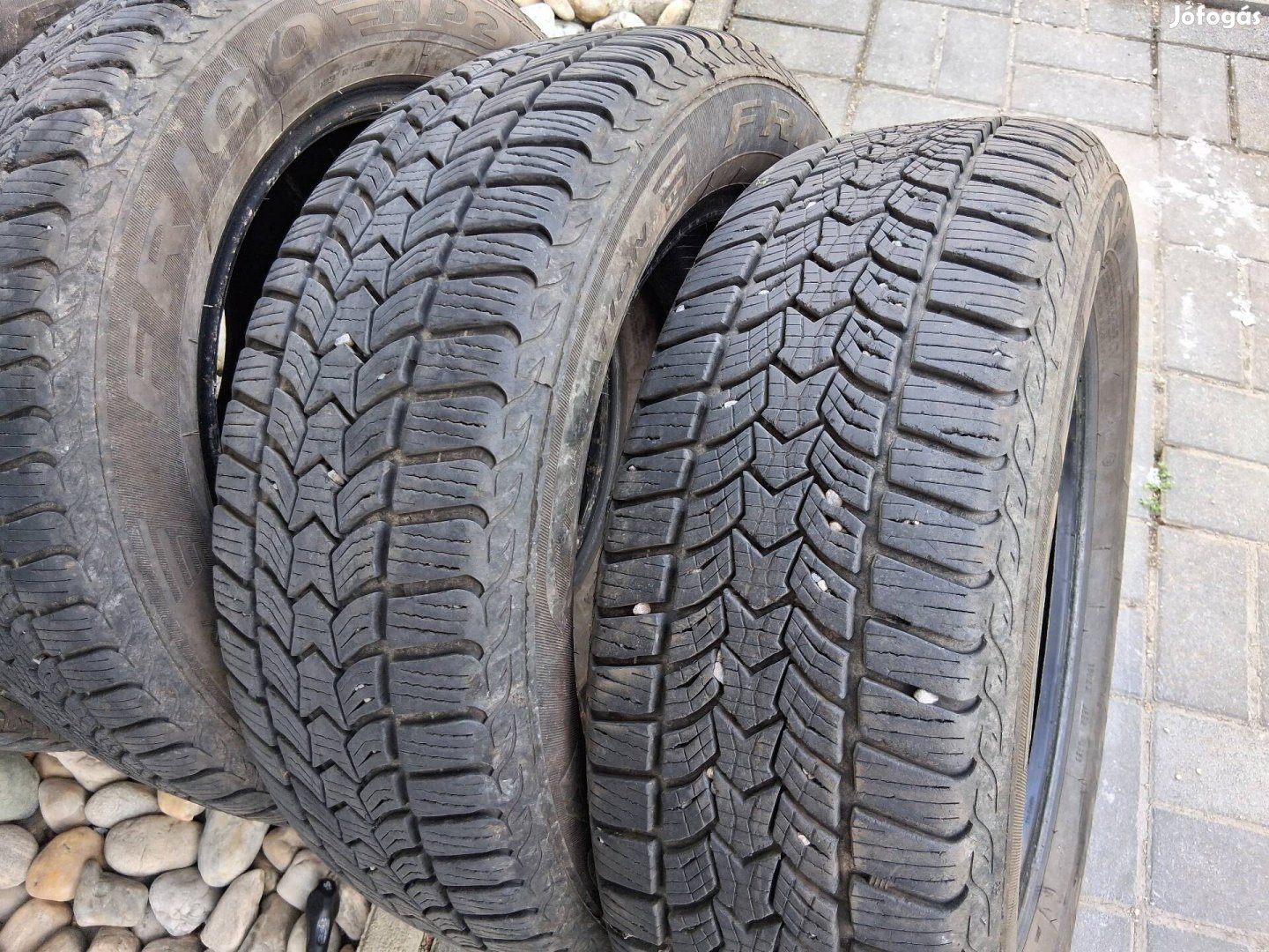 205/60r16 m+s elado