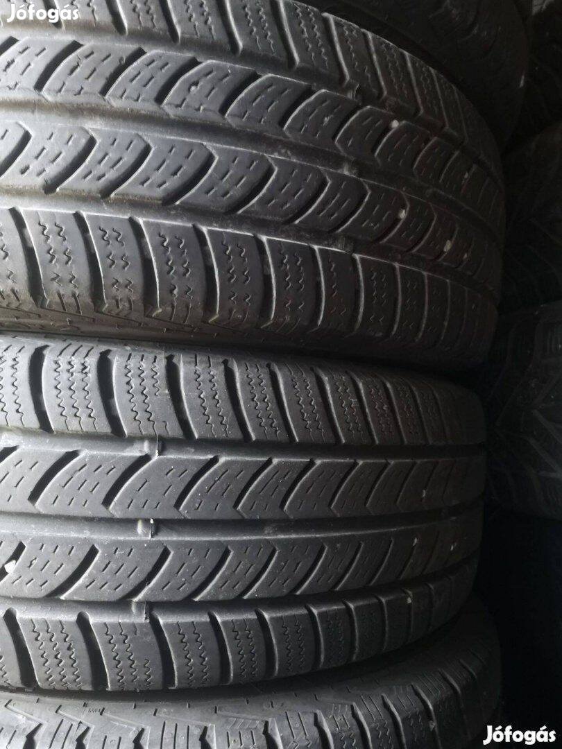 205/65R16C kisteherre Continental téligumik