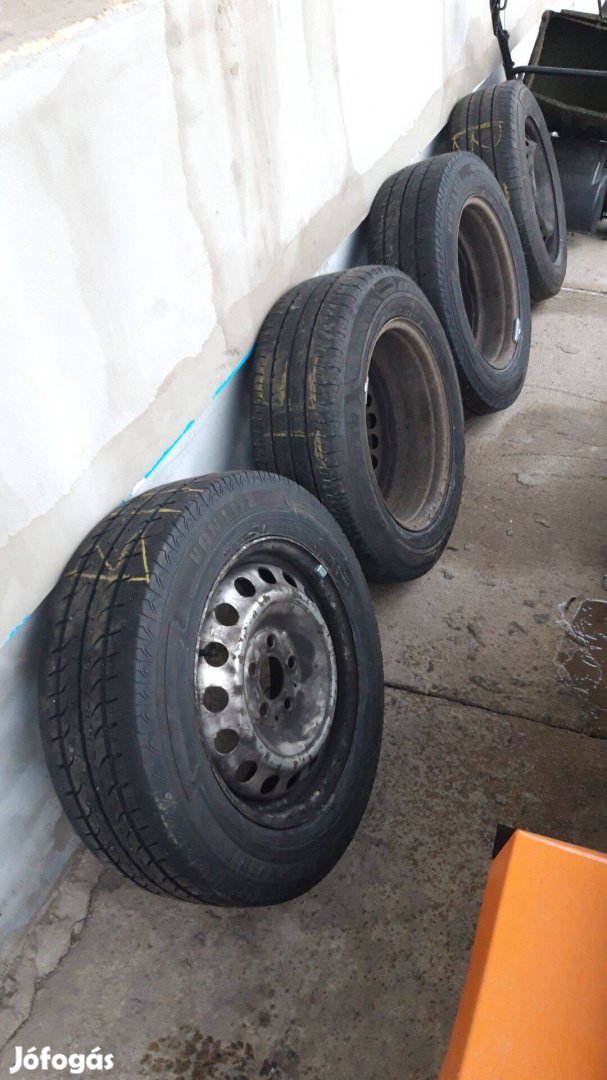 205/65R16 C nyári gumi, Mecedes Vito felnin