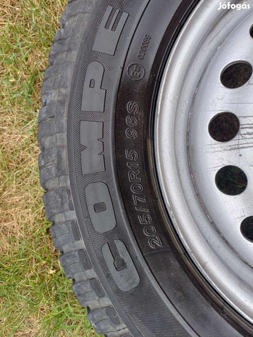 205/70 R15 4x4 Lassa Competus