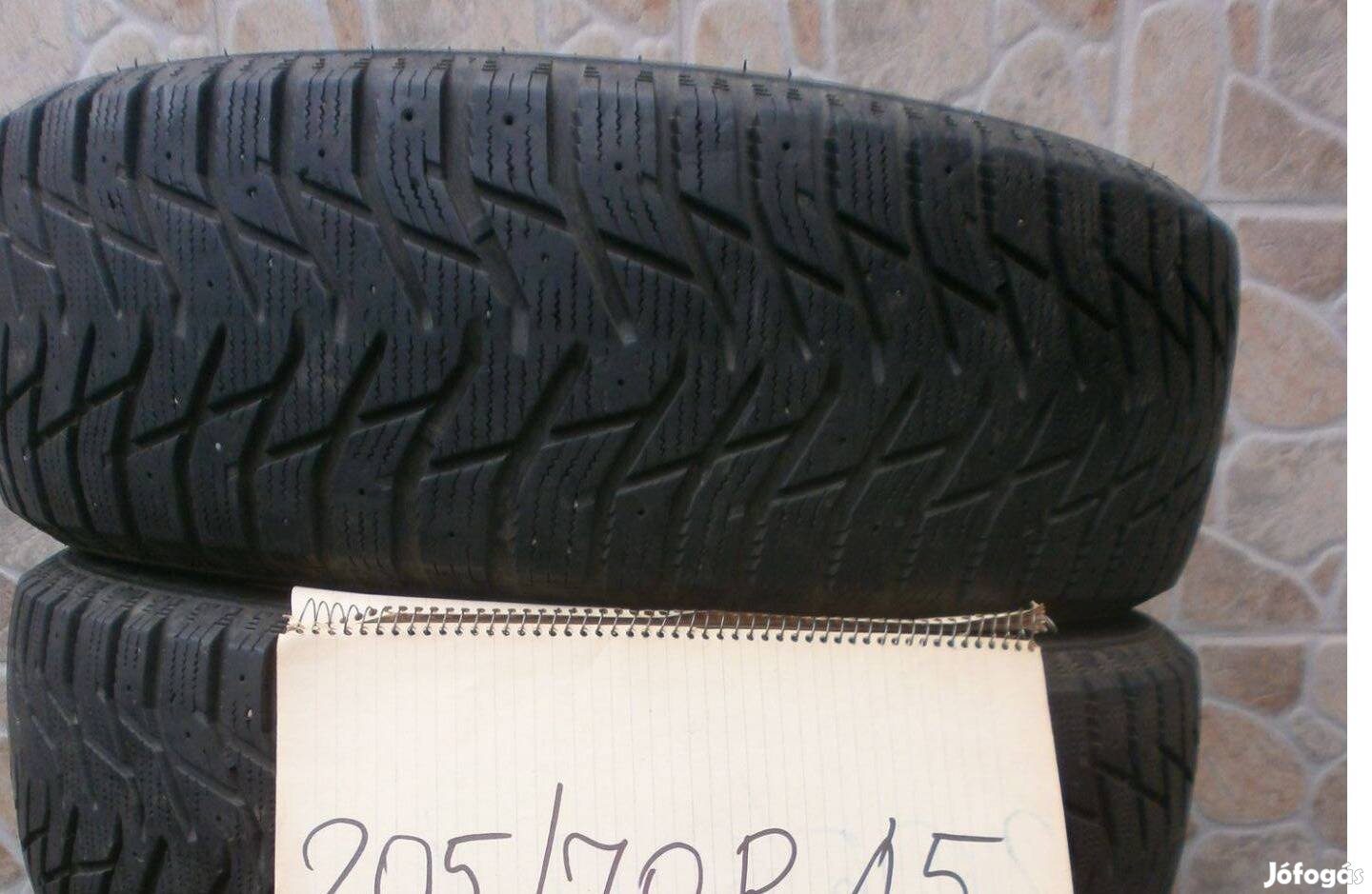 205/70 R15 városi terepjáró téligumi 4 db