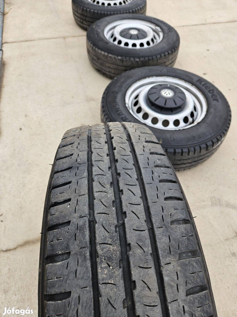 205/75 16 coll használt Kleber kishaszon nyári gumi