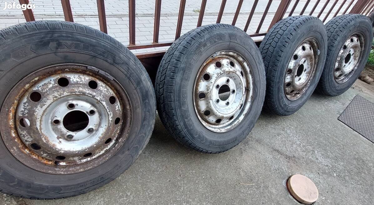 205 75 r16 téli gumi szett