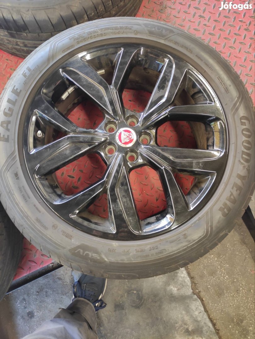 20" 20 Jaguár F-pace gyári kerék garnitúra nyári gumival 430eft/4db