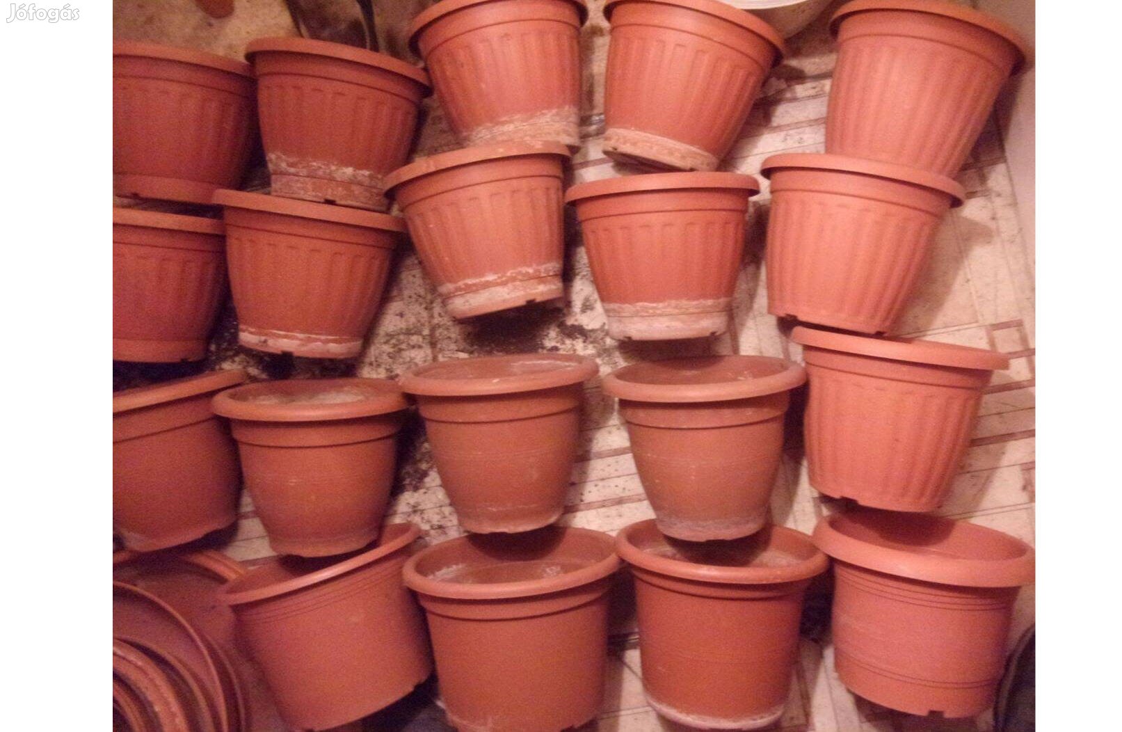 20 cm átmérőjű ültető cserép virágcserép Újpest központ