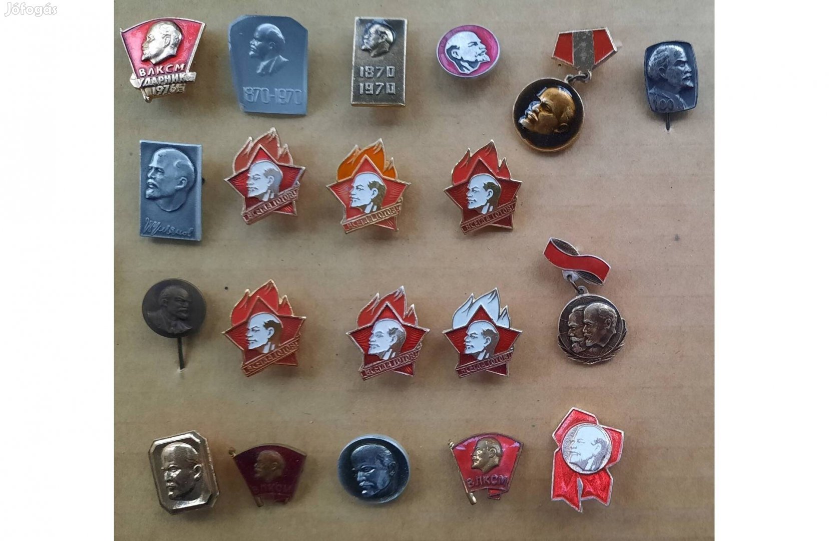 20 darab Lenin jelvény és kitűző eladó