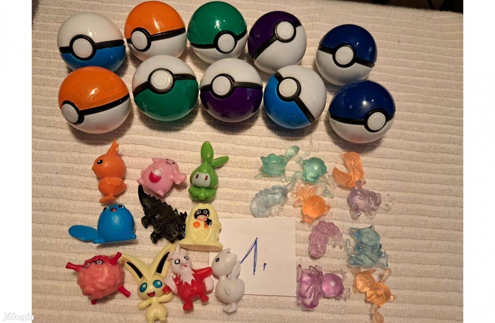 20 darabos mini Pokémon figura 10 darab mini labdával