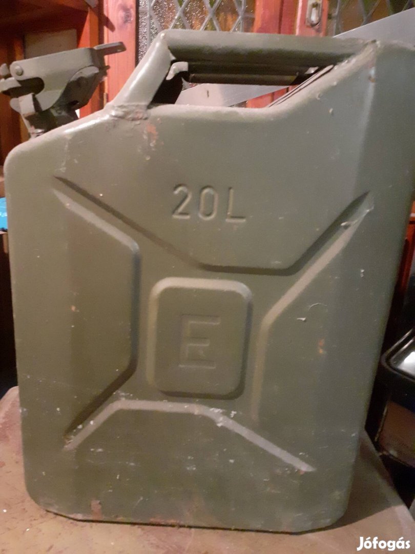 20 literes retro benzinkanna