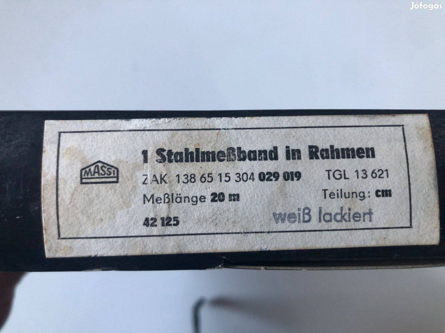 20 mérteres acél feltekerhető mérőszalag fa nyéllel