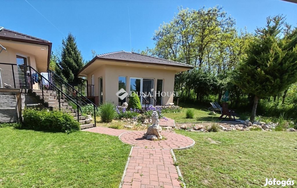 210 nm-es ház eladó Kápolnásnyék