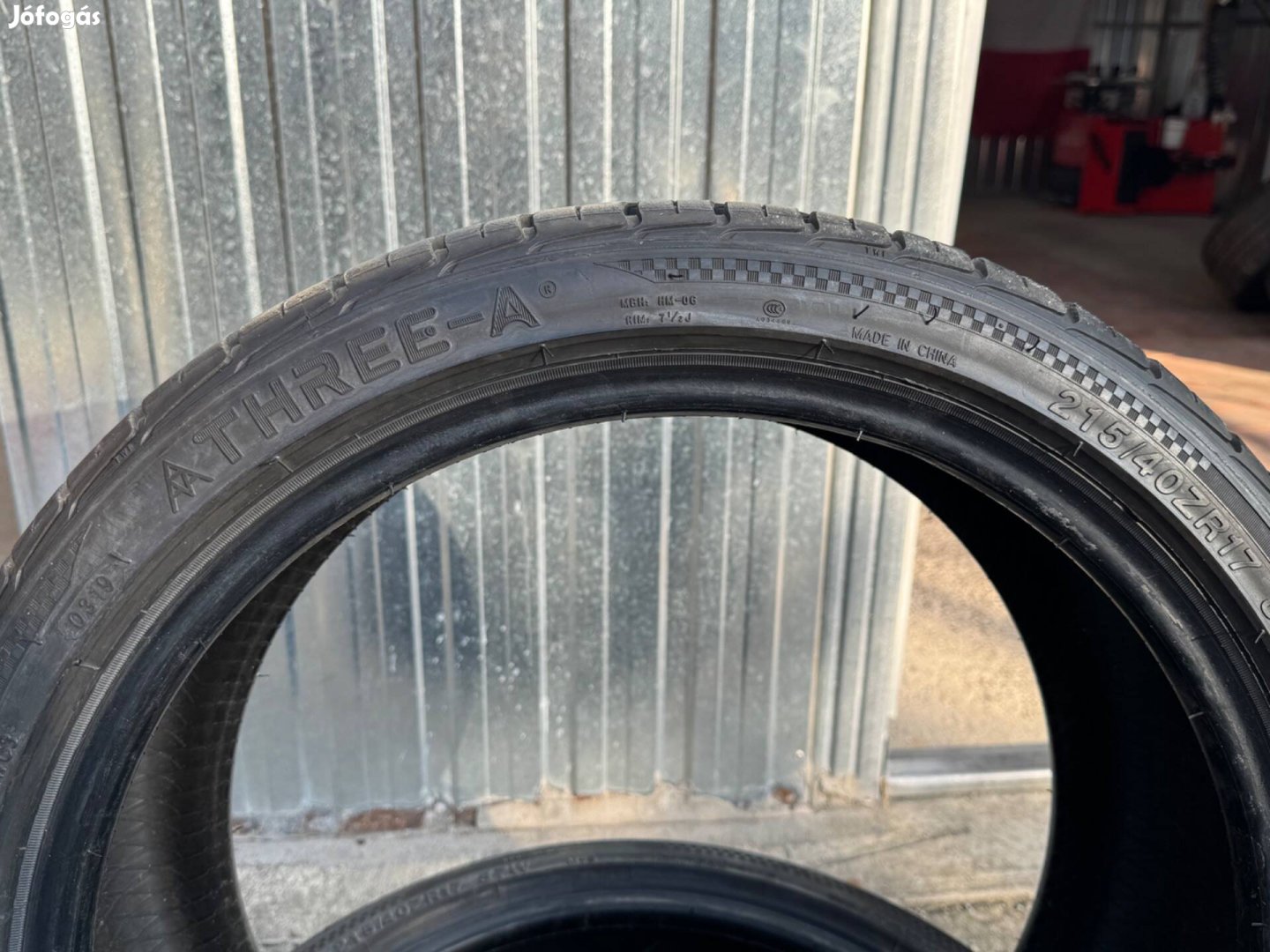 215/40R17 nyári gumi eladó