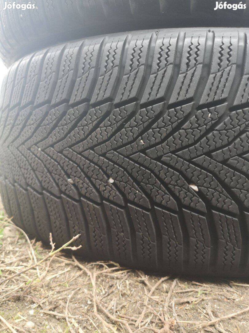 215/40R17 újszerű Nexen téligumi 75e/4db