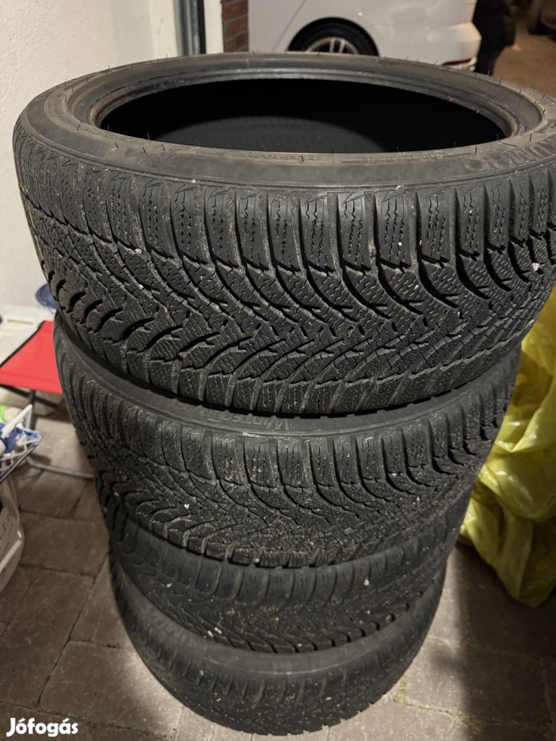 215/40 R17 Új téli gumi Kumho