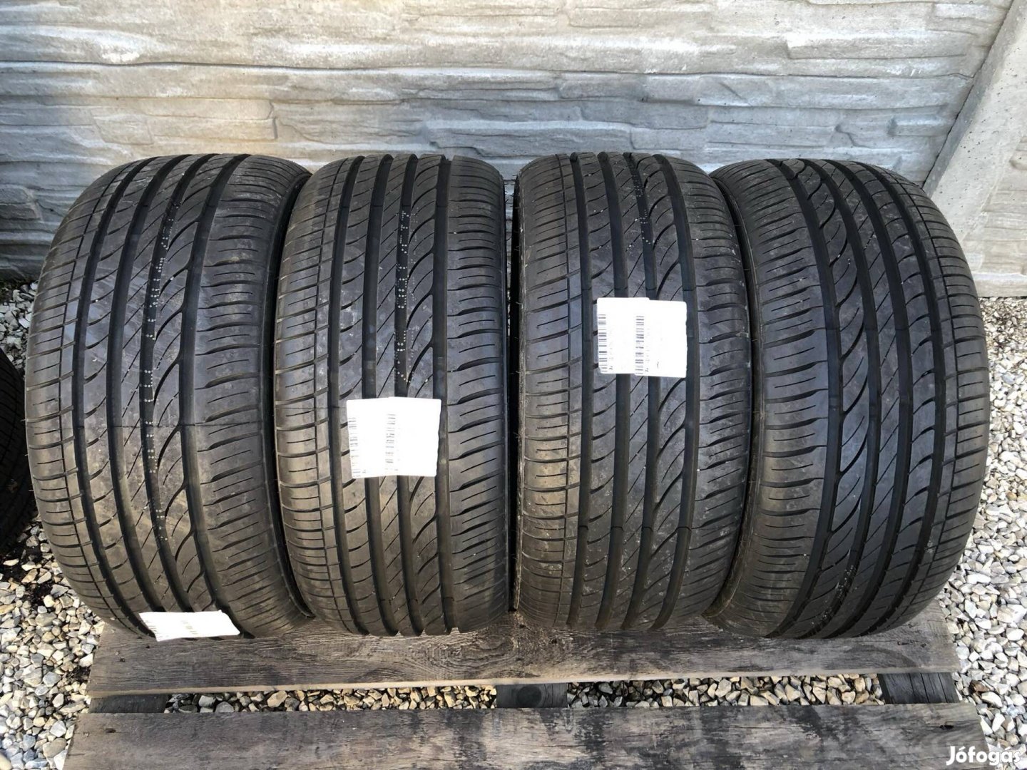 215/40r17 Új Nova Force nyári Gumi Garnitúra 17 col