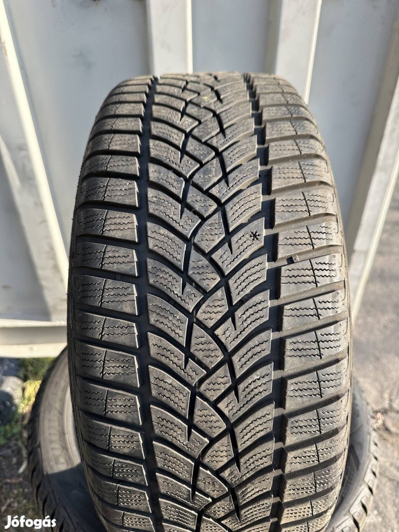 215/45R17 Goodyear téli gumi 215/45r17