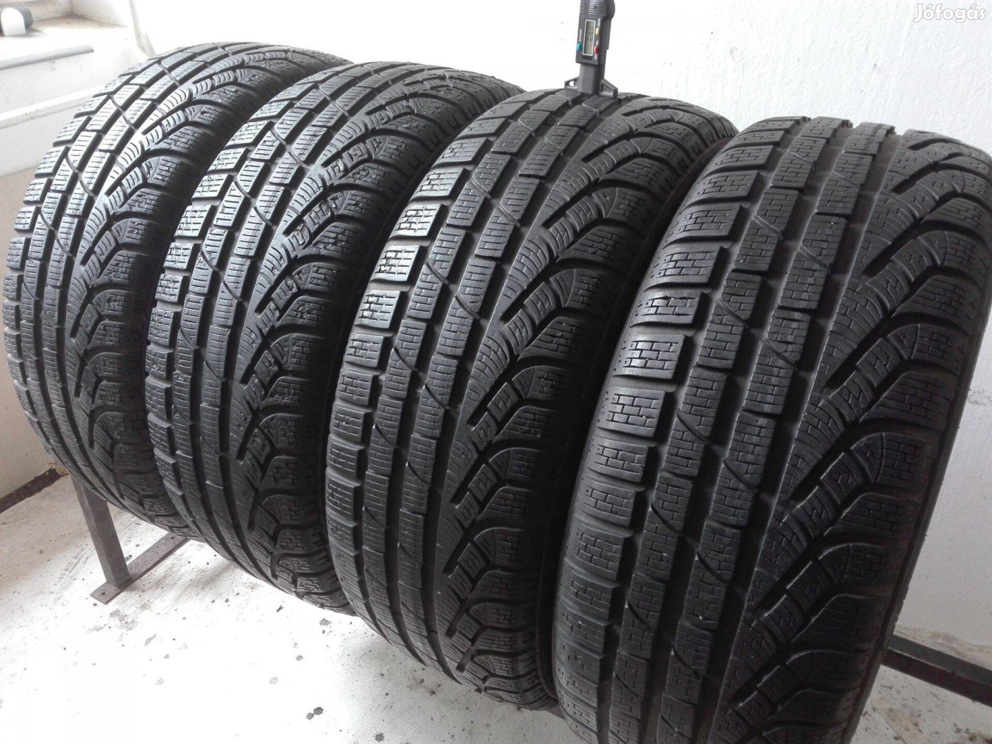 215/45R18 Pirelli téli gumi garnitúra 215/45 r18