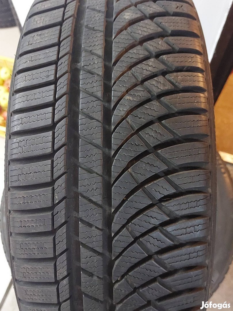 215/45R18 téli gumi garnitúra