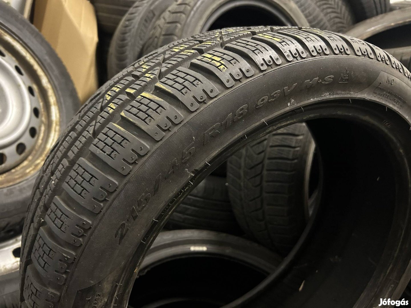 215/45R18 téligumi 