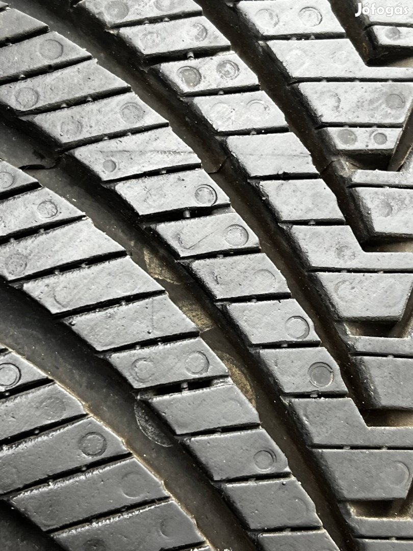 215/45/17 Kumho solus 4évszak 