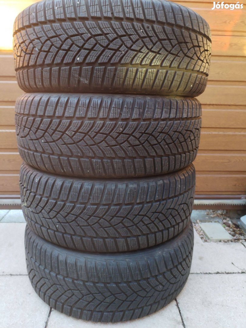 215 45 18 goodyear 215/45 R 18 téli gumi garnitura újszerű