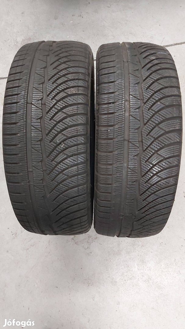 215/45 R18 téligumi