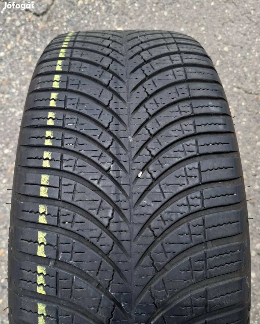215/45 r17 Good-Year Vector 4 seasons. 2db.