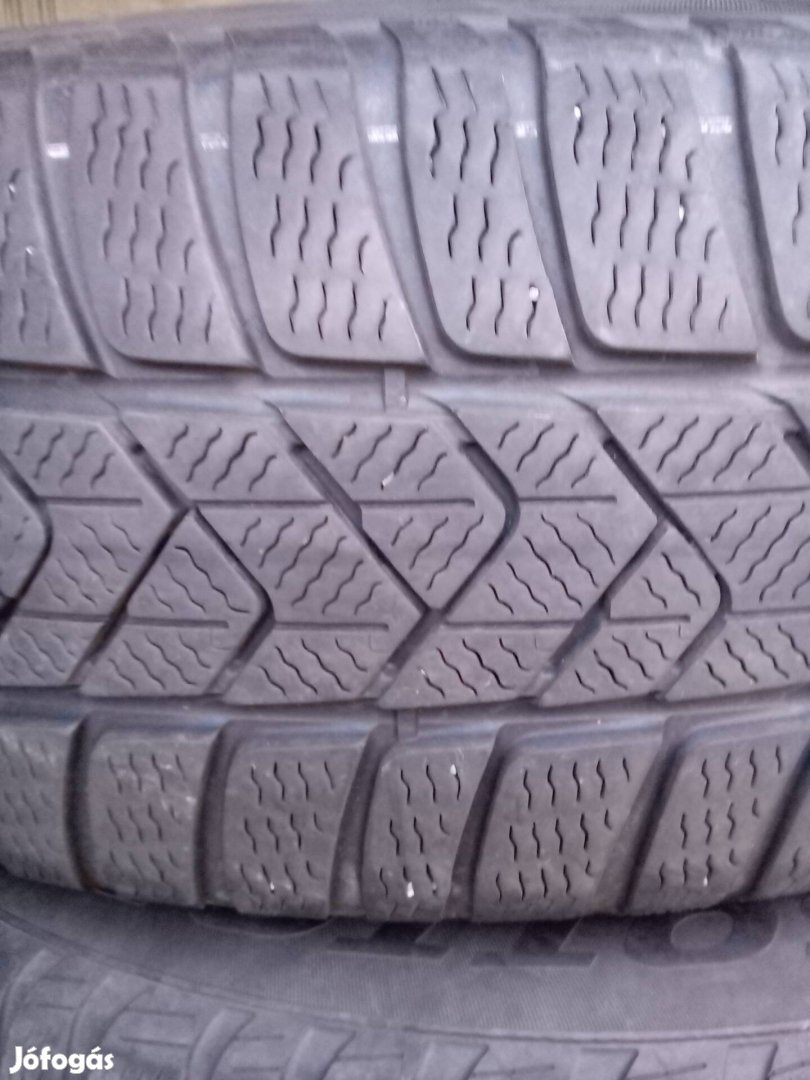 215/45r16 pirelli téli gumik