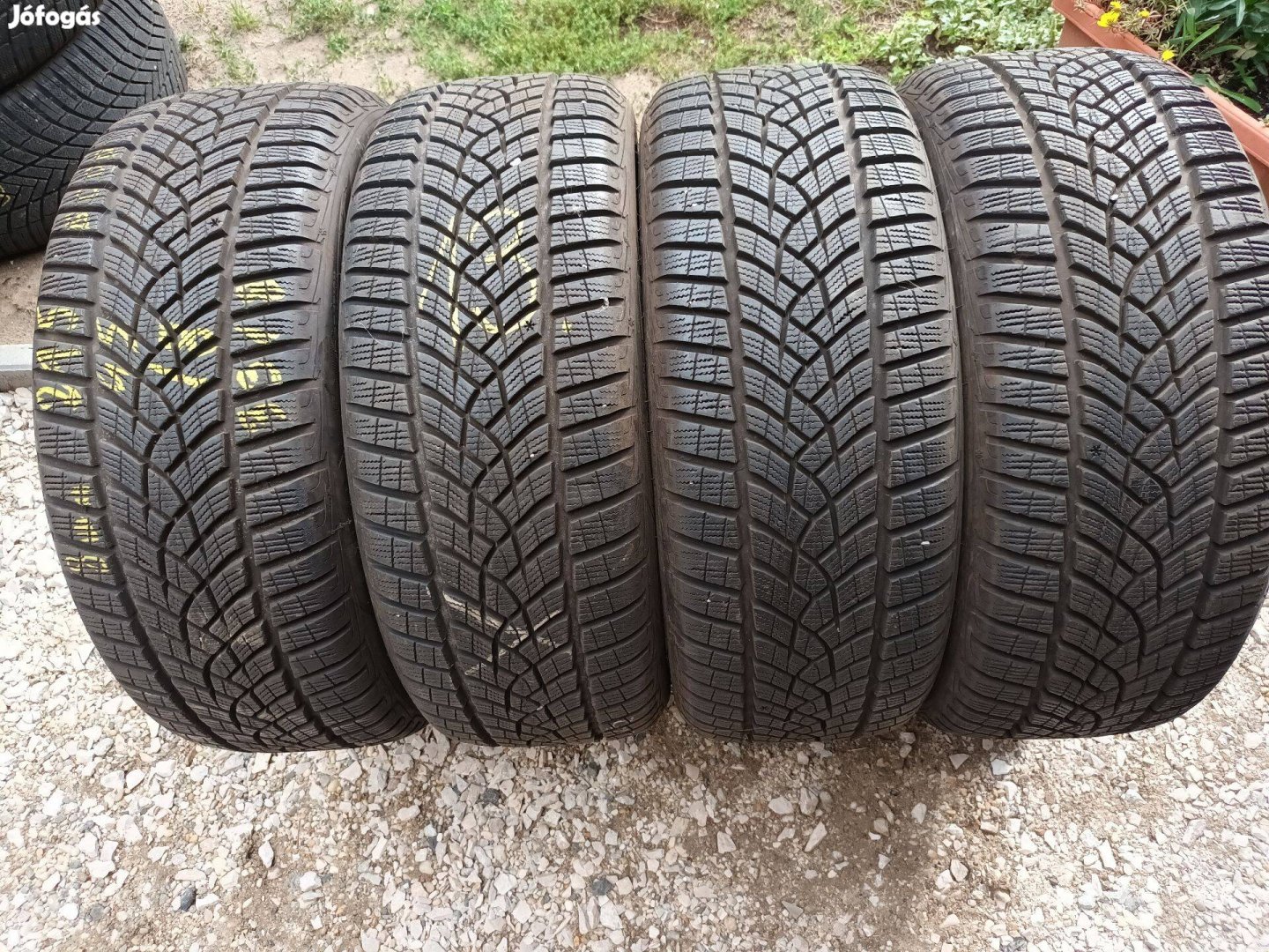 215/45r18 Goodyear használt téligumi 4db nagyon szép