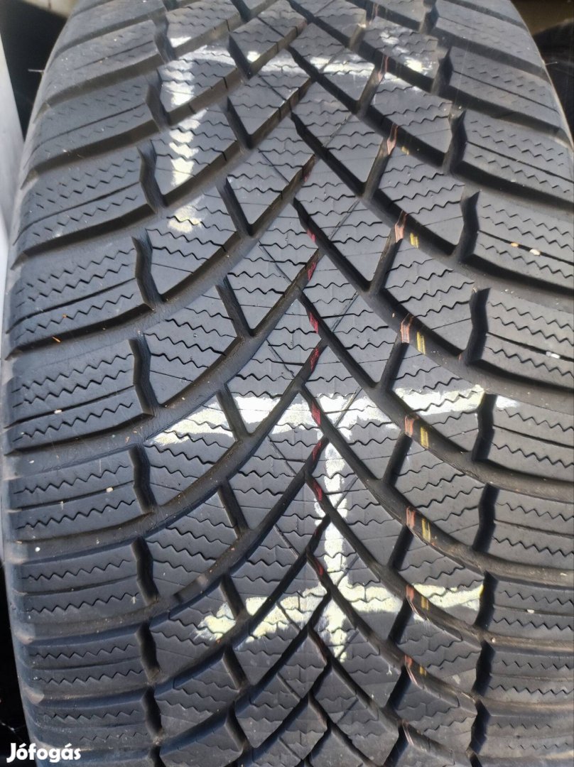 215/45r18as Bridgestone téligumi