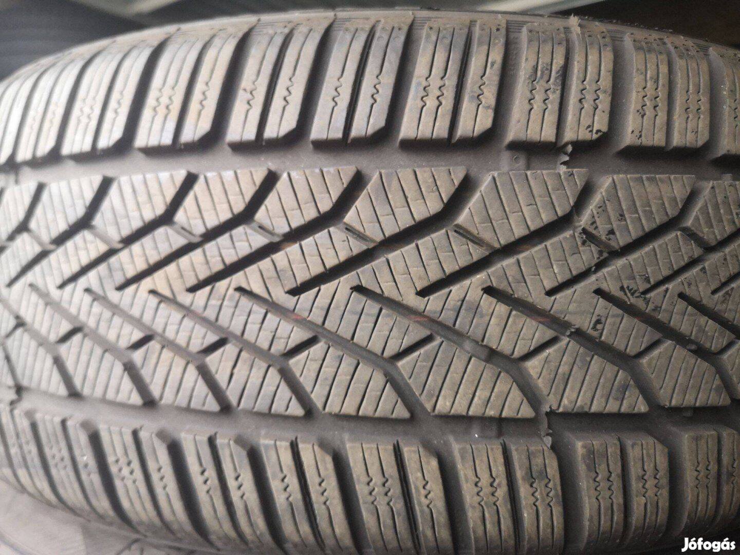 215/50R17 95% Semperit téligumik