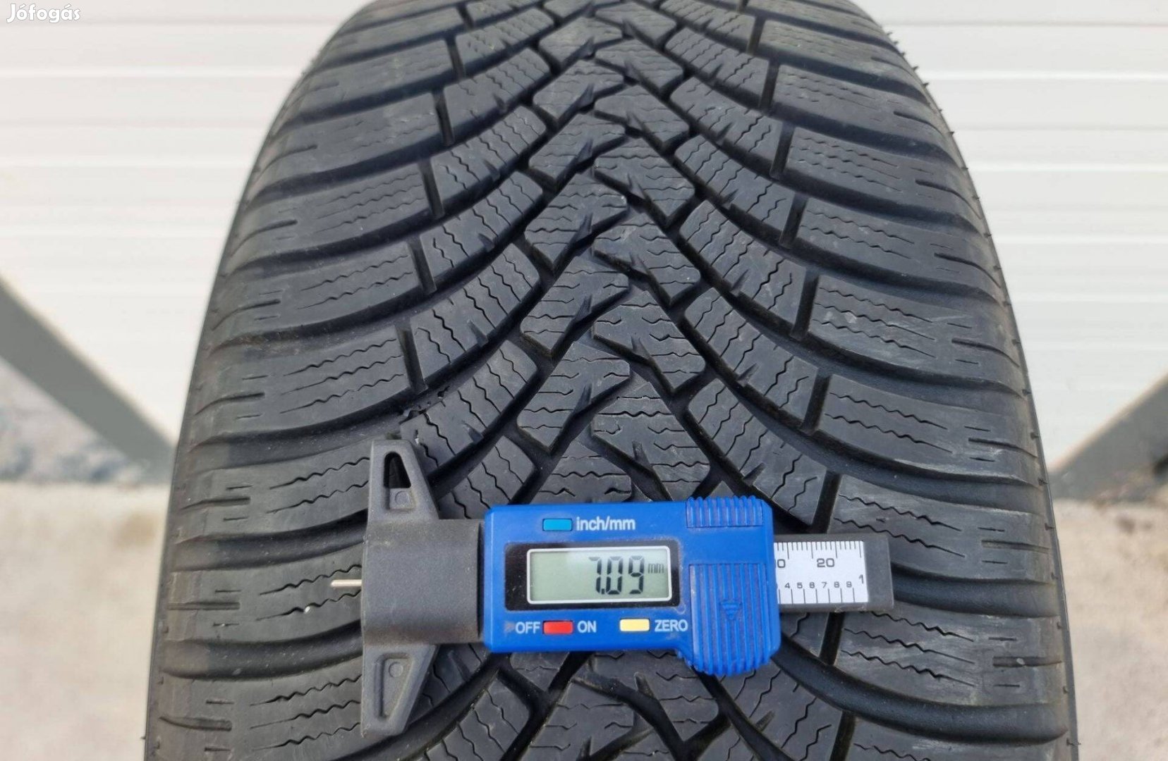 215/50R17 Falken téli garnitúra szinte újszerű állapotban eladó!