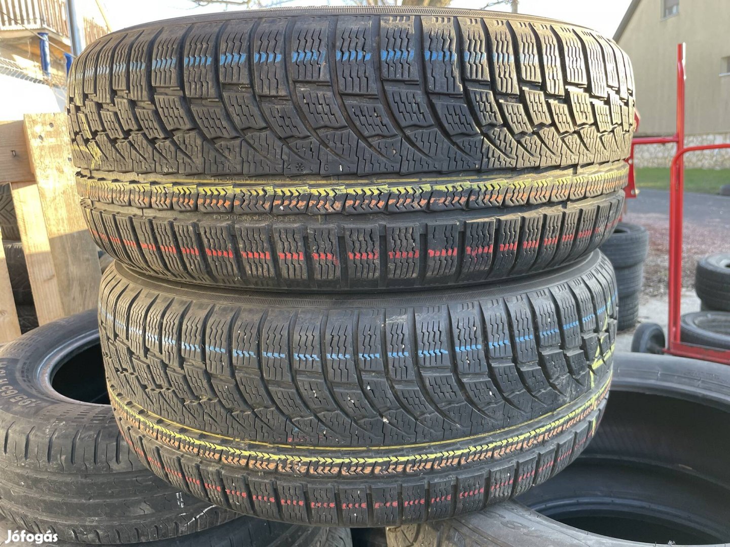 215/50R18 téligumik