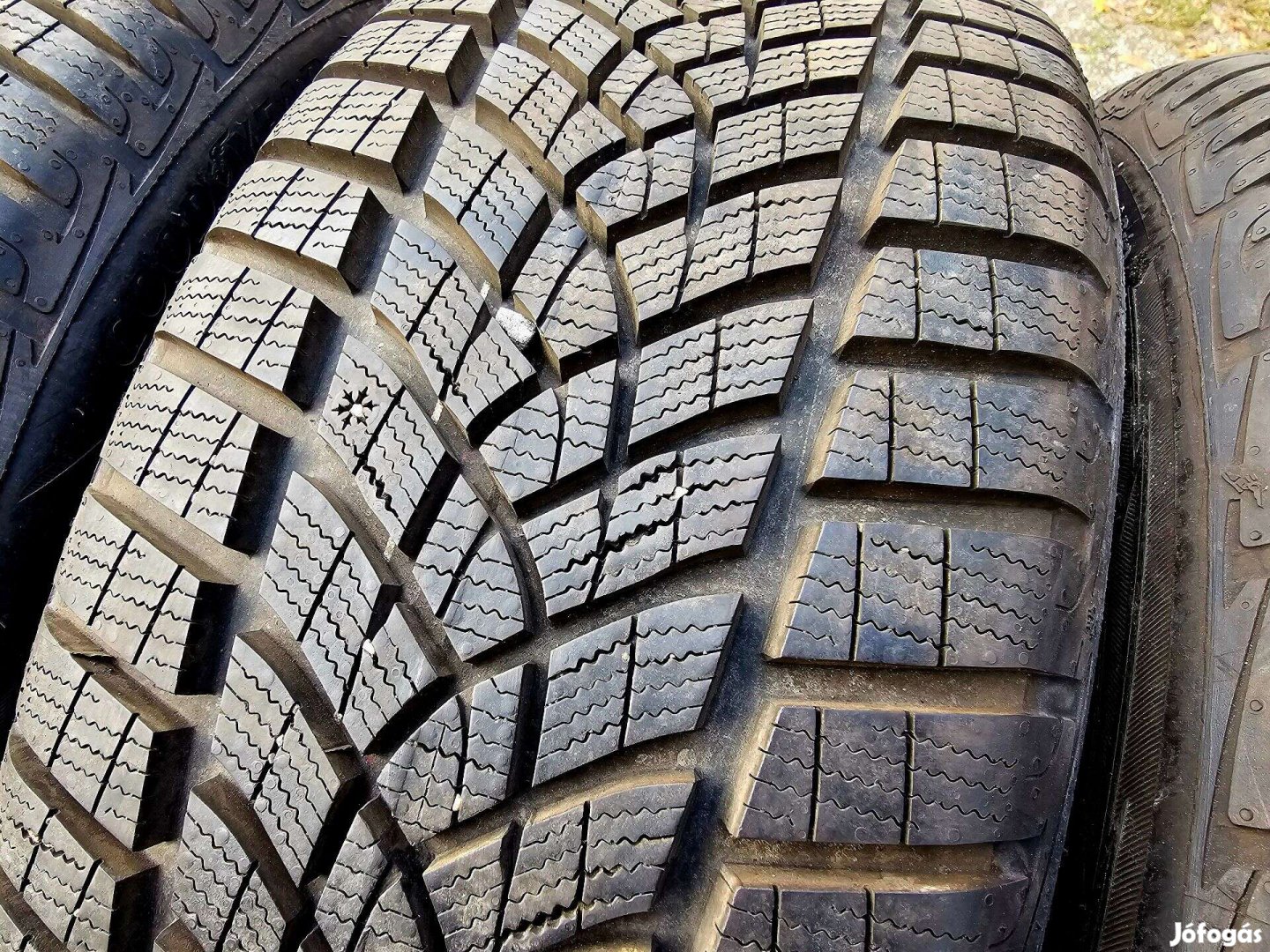 215/50 R17 95V - Goodyear Ultragrip Performance