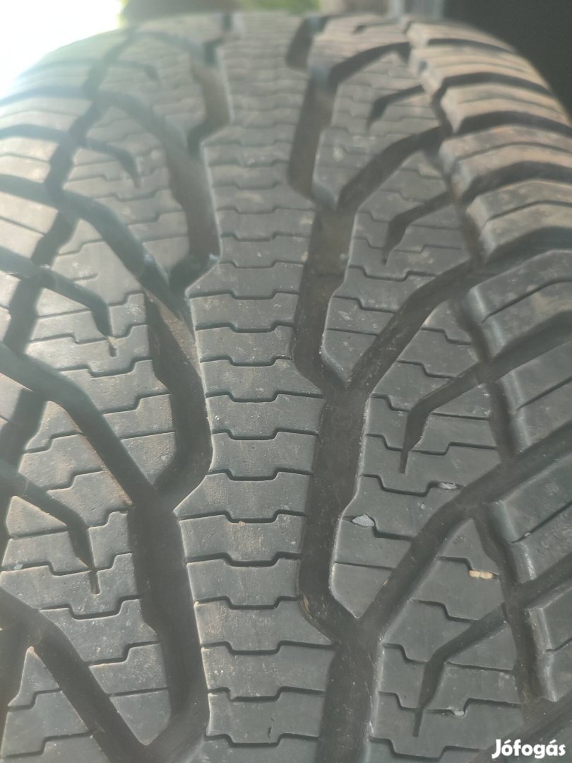 215/50 R17 uniroyal négyévszakos gumi 2db