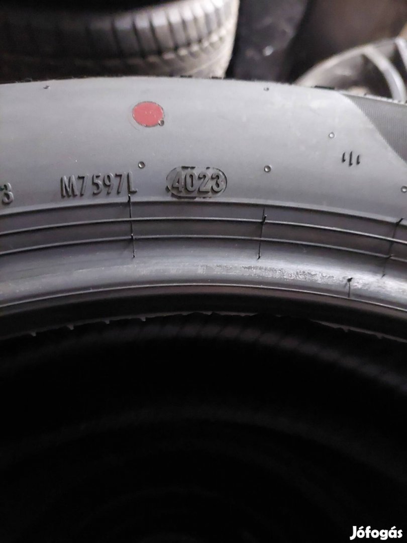 215 50 R18 Pirelli nyárigumi Új 4 db