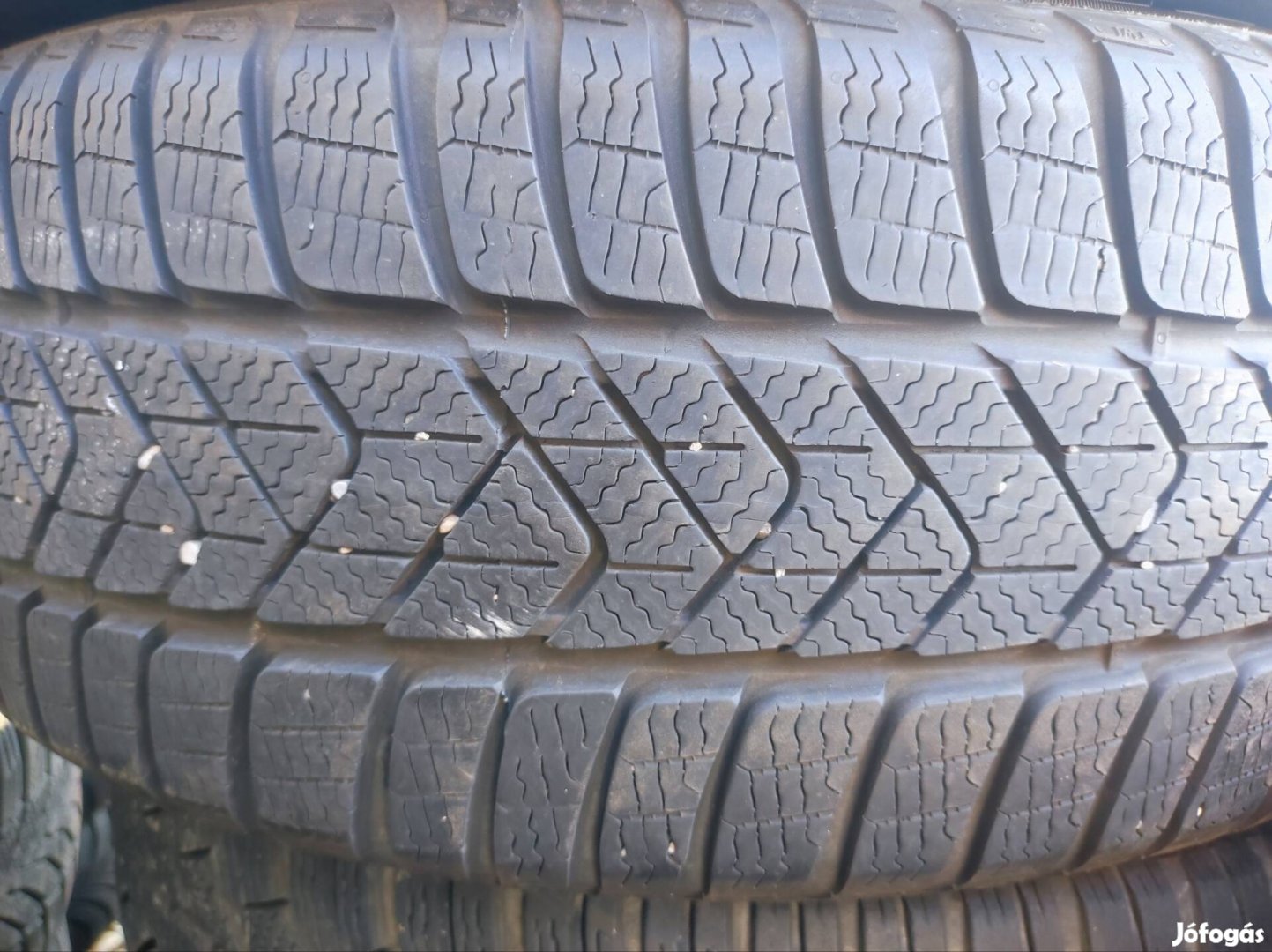 215/50r18as Pirelli téligumi