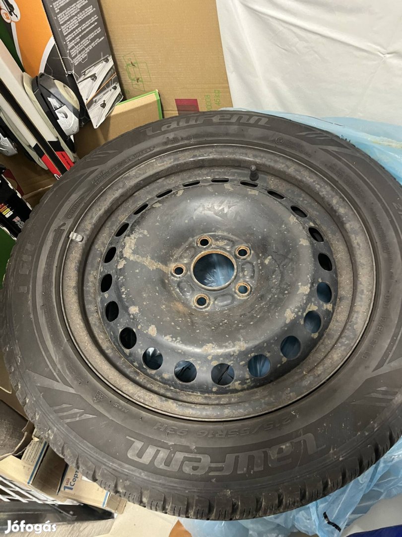 215/55R16 Laufenn téli gumi felnivel/ 4 db