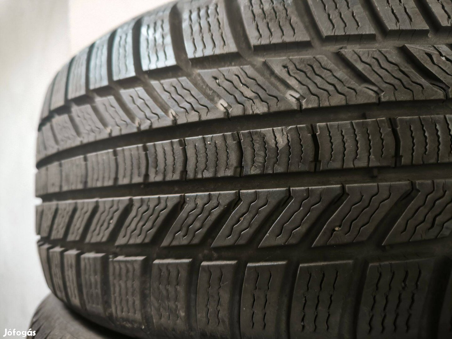 215/55R17 215/55 17 28e/2db Continental téligumik