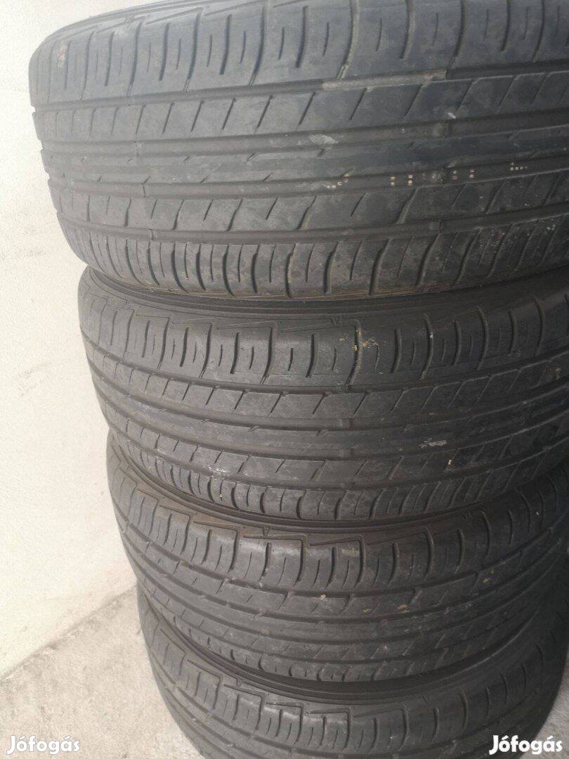 215/55R17 Falken nyárigumik