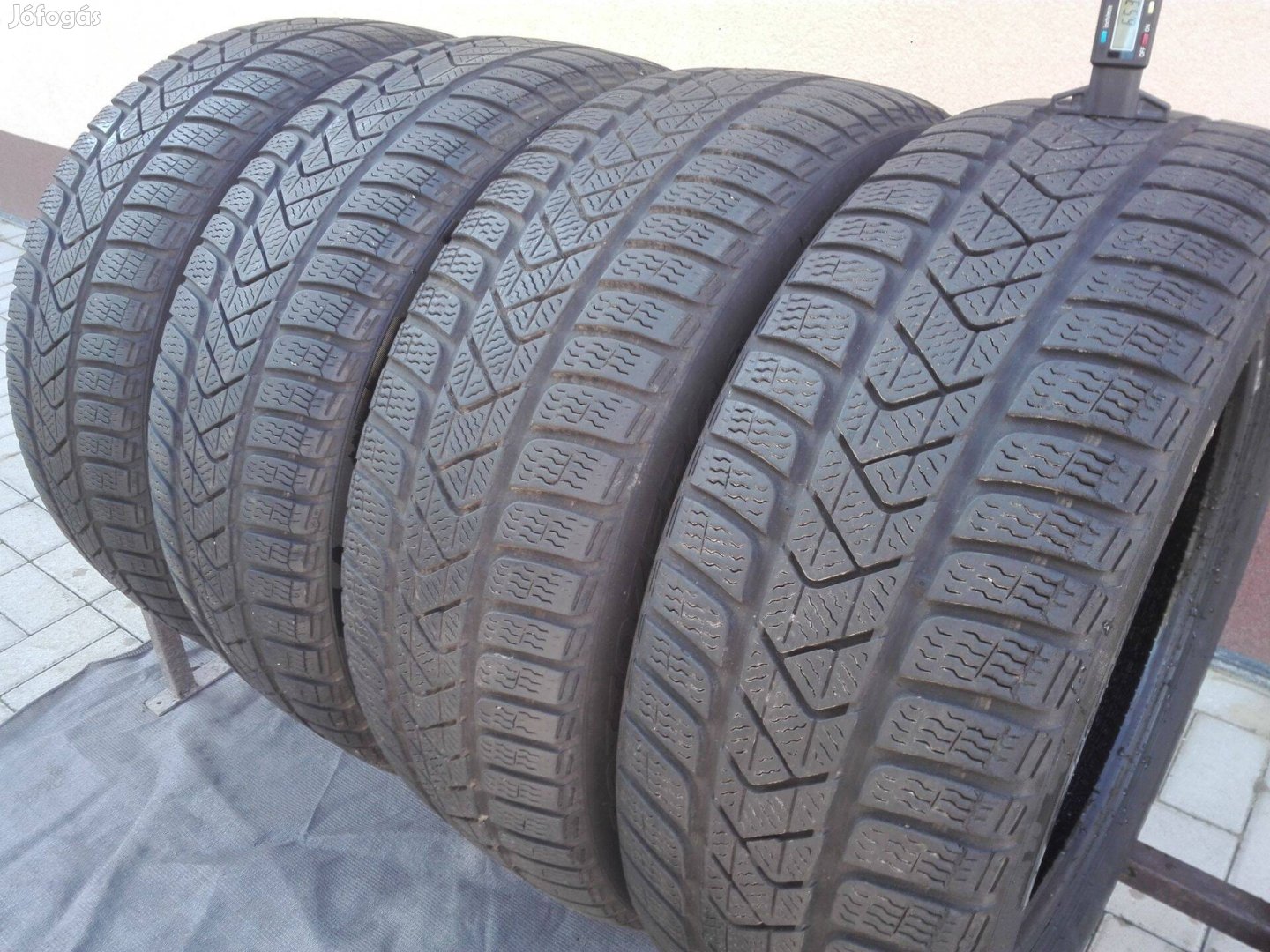 215/55R17 Pirelli téli gumi garnitúra 215/55 r17