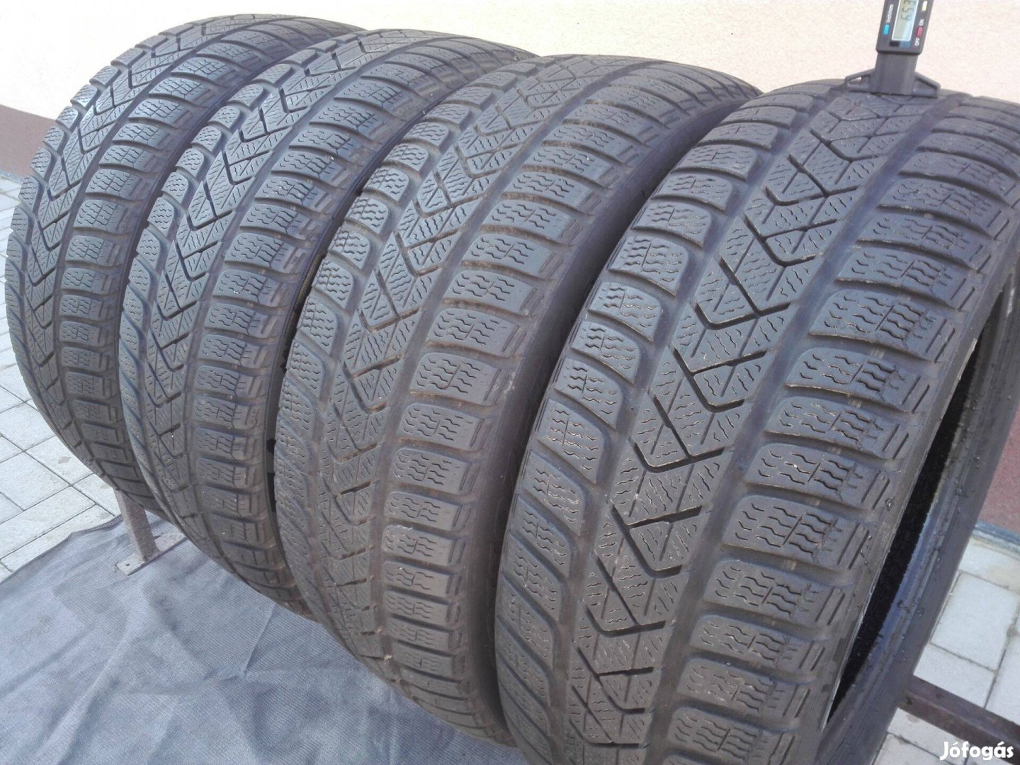 215/55R17 Pirelli téli gumi garnitúra 215/55 r17