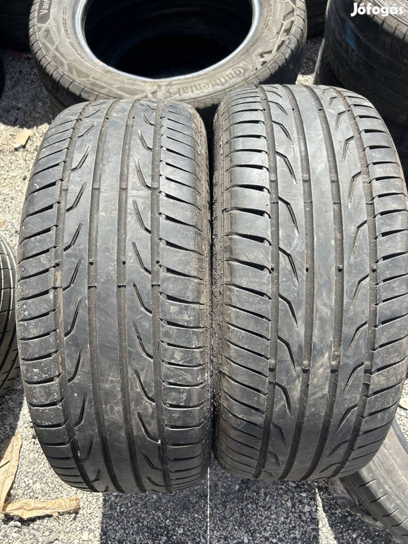 215/55R17 Semperit 