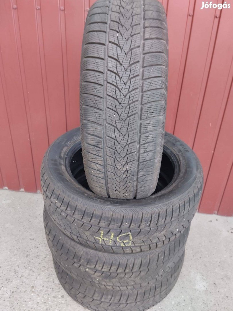 215/55R17 téli gumi szett