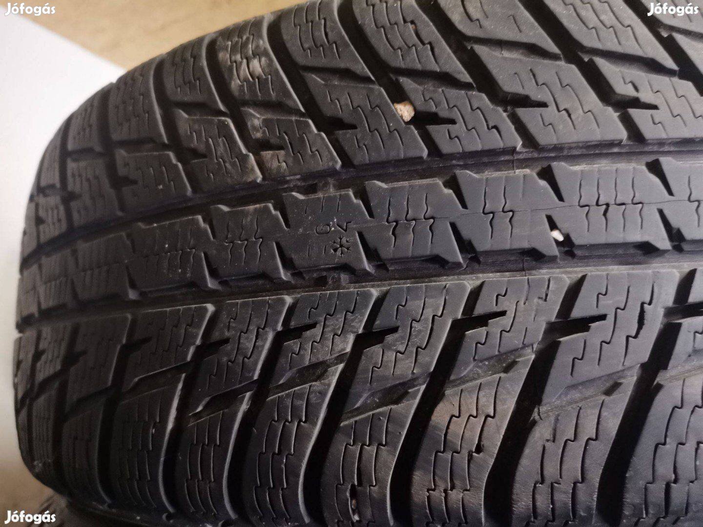 215/55R18 2db Nokian téligumi