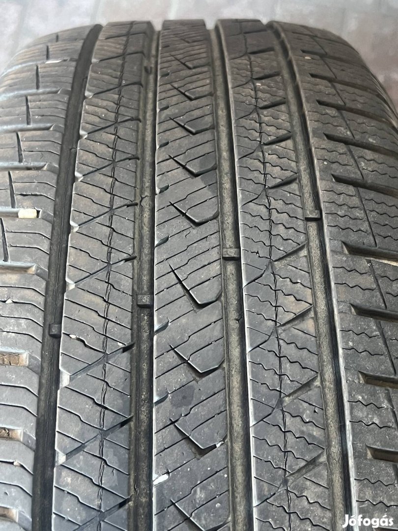 215/55R18"-s 4 évszakos gumi
